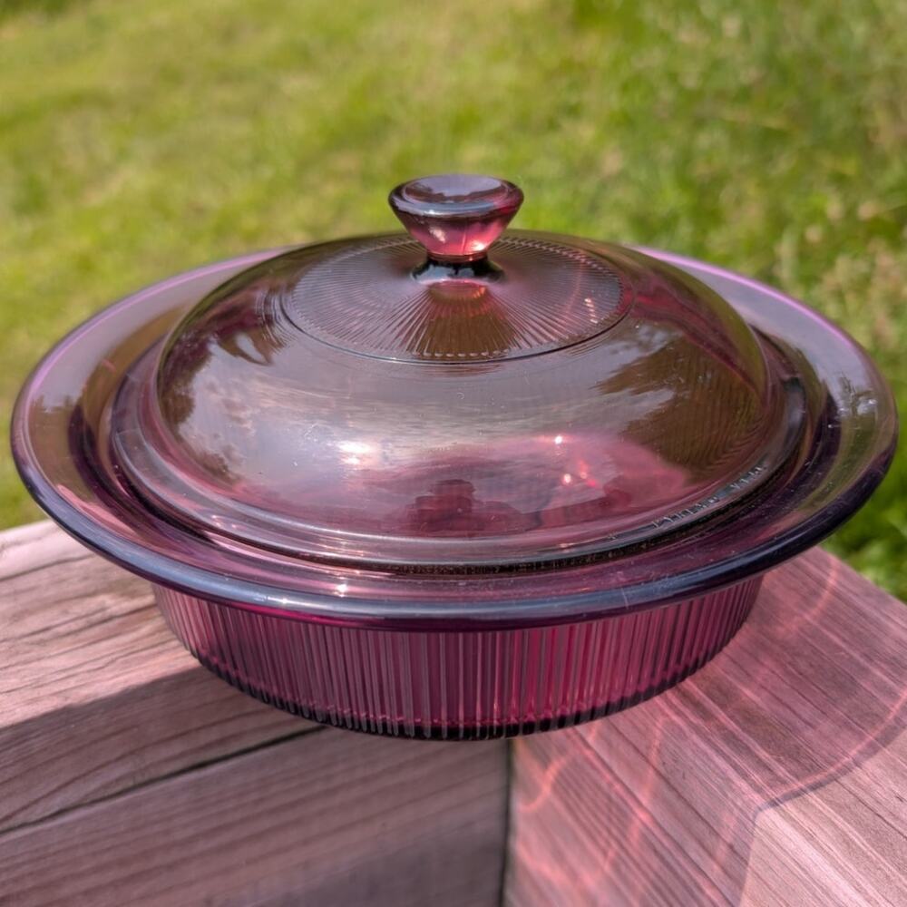 VTG Pyrex Corning Visions Cranberry Ribbed Glass Casserole Dish V1.5C